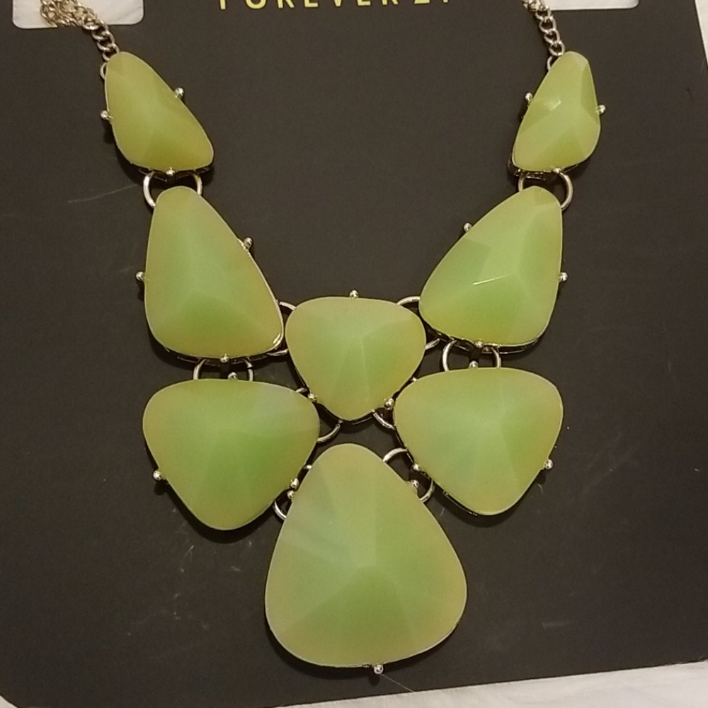 Statement necklaces - Picture 3 of 3